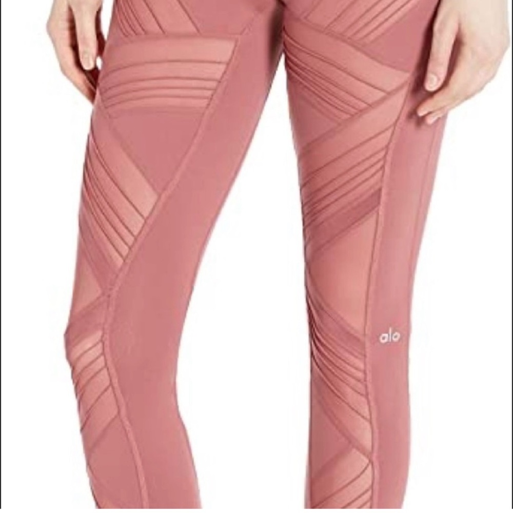 ALO Yoga Ultimate High Waist Legging in rosewood size small